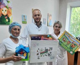В День семьи, любви и верности Центр СПИД подарил радость детям и их семьям! 